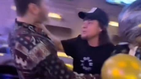 Podcaster Theo Von grabs fan by throat at Nashville bar, wild video shows