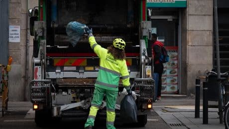 Barcelona abre un expediente informativo a la empresa de limpieza de la zona centro tras la muerte de una trabajadora