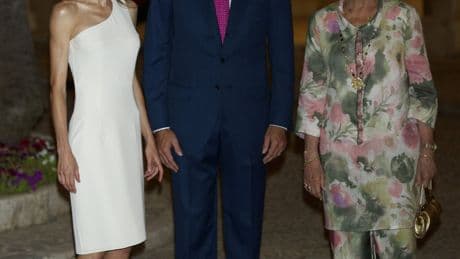 La gran evolución de los looks del la reina Letizia en Mallorca
