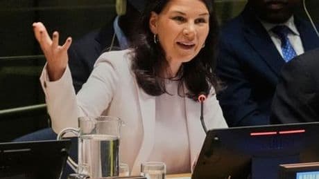 Annalena Baerbock wehrt sich gegen russische Propaganda über ihren Großvater
