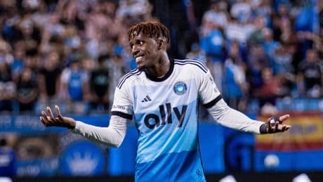 Opsiyon devreye girdi... Zaha, Galatasaray'dan resmen ayrıldı!