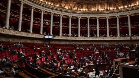 Fin de vie : ce que contiennent les textes sur l’aide à mourir et les soins palliatifs