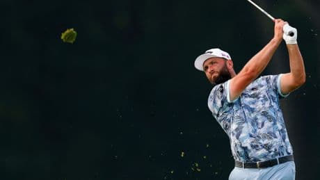 Jon Rahm doma a 'driveazos' el campo más difícil del mundo