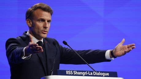 À Singapour, Emmanuel Macron appelle les pays d’Asie à s’unir pour refuser le dilemme sino-américain