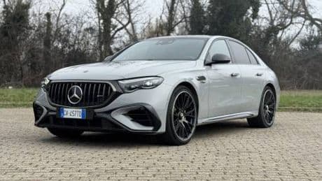 Mercedes-AMG E 53 Hybrid 4MATIC+: potenza, lusso e sportività in una berlina tuttofare