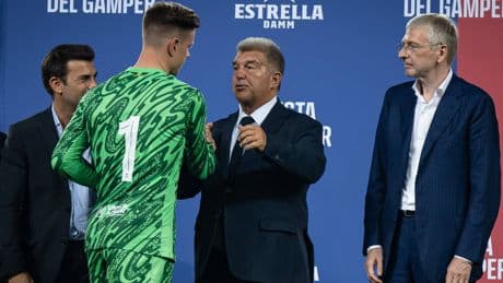 Ter Stegen firma la autorización de su informe médico y recupera la capitanía del Barcelona