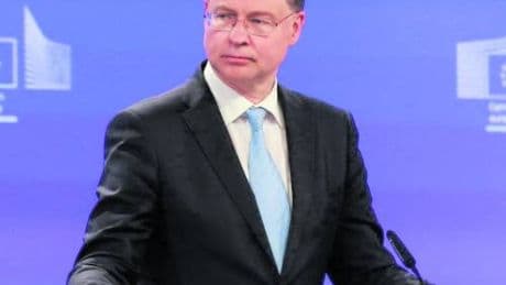 Continua la trattativa sui Dazi. Dombrovskis: "Su dazi prima ci accordiamo e meglio è"