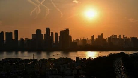 Jusqu'à 43,2°C en Chine: le pays frappé par une vague de chaleur, des records de températures battus