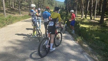 Muere un ciclista de 19 años tras una caída masiva en la Vuelta Internacional Junior de la Ribera del Duero