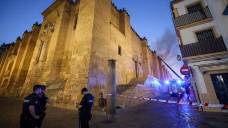 La Mezquita-Catedral de Córdoba reabre con normalidad a las visitas tras el incendio