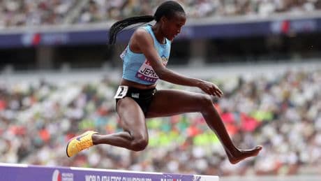 Leichtathletik-WM in Tokio: 3000 Meter mit nur einem Schuh: Kasachin kämpft sich ins Ziel
