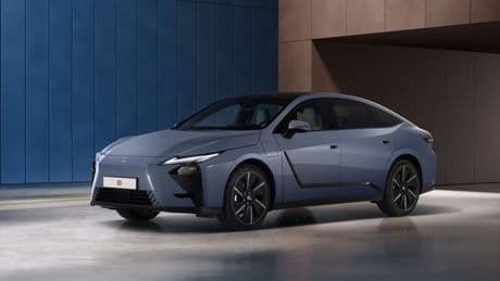 La octava generación del Lexus ES hace su puesta de largo en Europa