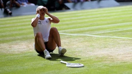 Iga Swiatek vernedert op historische wijze Amanda Anisimova in finale en wint voor het eerst Wimbledon: 6-0 6-0