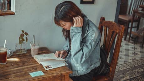 ¿&quot;Absorbido&quot; o &quot;absorto&quot;? La RAE aclara cómo se dice correctamente