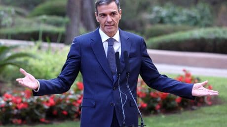 La OCDE muestra que los españoles no se enriquecen ni con el indicador dopado que usó Sánchez