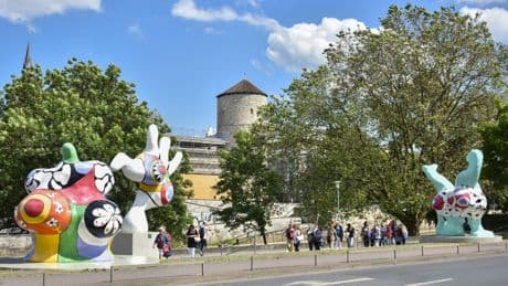 Nanas in Hannover: Warum die Sehenswürdigkeit früher Kritik hervorrief
