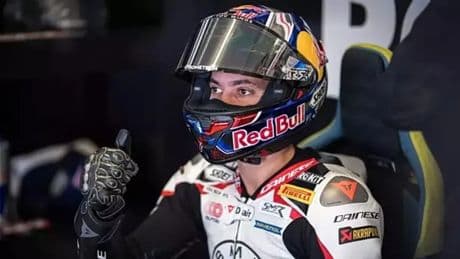 Superbike Hollannda etabında kazanan Toprak Razgatlıoğlu