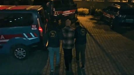 Bakan Yerlikaya açıkladı: Kırmızı ve yeşil bültenle aranan 2 suçlu yakalandı!