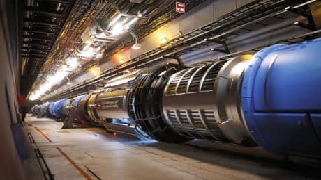 91 kilomètres de long et une énergie de collision multipliée par 10 : pourquoi le Cern veut construire un accélérateur de particules géant ?