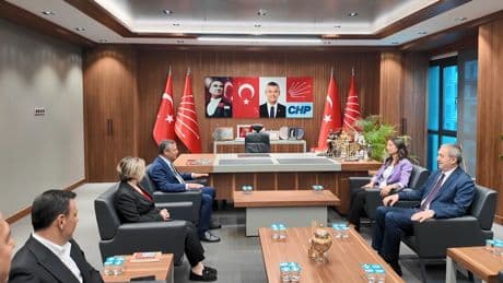 DEM Parti Heyeti'nden Özgür Özel'e ziyaret