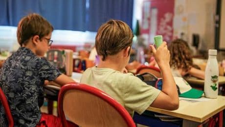 Canicule : plusieurs municipalités vont fermer leurs écoles l’après-midi lundi et mardi