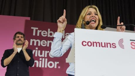 Sumar impulsa una recogida de firmas a la desesperada para salvar su jornada laboral