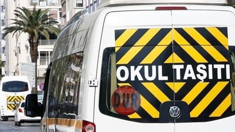 Esenyurt’ta  çocukların ve vatandaşların canlarını tehlikeye atan iki okul servisi sürücüsü yakalandı
