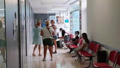 Ojo al aviso de la Seguridad Social para los padres con hijos menores de 26 años: te interesa