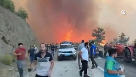 Herkes bu soruyu soruyor: Gece görüşlü yangın helikopterleri nerede?