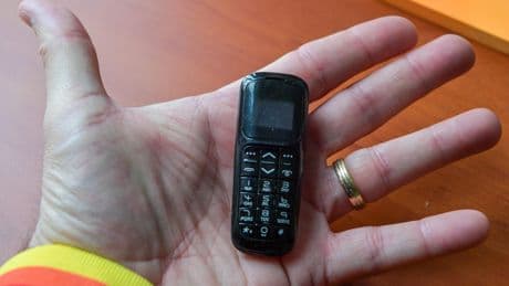 Opération « prison break » : à quoi servent ces mini-téléphones indétectables ?