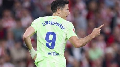 Lewandowski, con un doblete, le da al Barça la última victoria de LaLiga en San Mamés