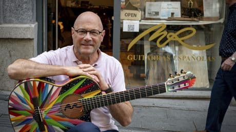 Las guitarras con alma española que tocan Sting y Santana