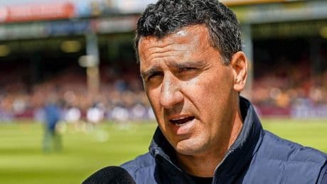 AZ breekt contract trainer Martens open tot zomer 2028