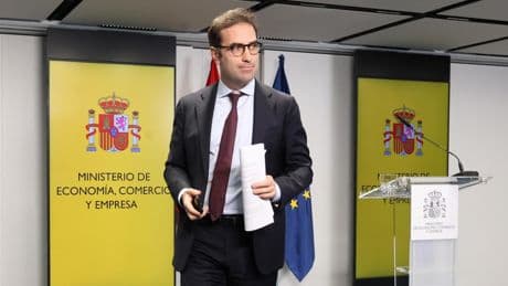 Economía defiende la normativa aplicada en la opa del BBVA frente al expediente de Bruselas