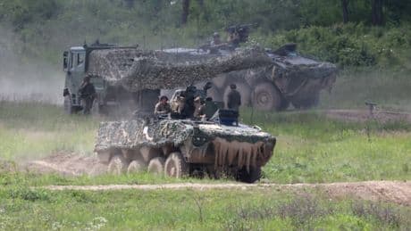 España lidera unas macro-maniobras en Eslovaquia con 2.000 militares que ensayan cómo frenar una invasión rusa