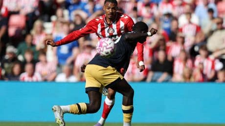 Premier League : Sunderland surclasse West Ham pour son retour dans l’élite, débuts rêvés pour Régis Le Bris