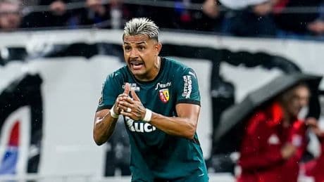 Mercato: l'OM et Lens ont trouvé un accord pour Facundo Medina, le défenseur argentin attendu à Marseille