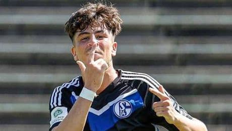 Schalke'den 19 yaşındaki Berkay gündemde