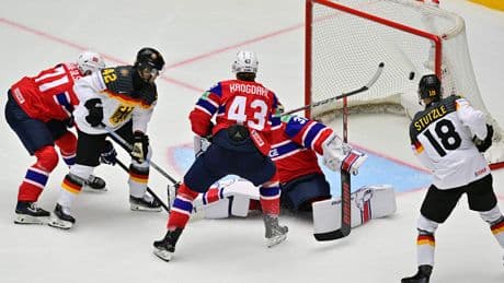 3. Sieg bei Eishockey-WM - Loch im Eis! Deutsches Spiel mehrfach unterbrochen