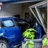 Nederlandse vader laat 11-jarige dochter achter het stuur plaatsnemen, zij rijdt woning binnen