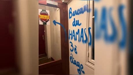 "Hamas au 3e étage": à Paris, une locataire ciblée par des tags après avoir accroché un drapeau palestinien, une plainte déposée