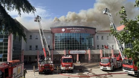 Kocaeli'de lisede yangın paniği