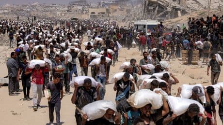 Beperkte voedselhulp bereikt Gaza over land en uit de lucht