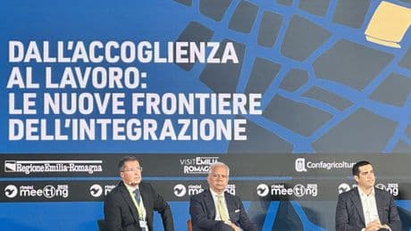 Meeting di Rimini, Piantedosi: «No ai permessi di merito». Giorgetti spinge le banche a investire in Italia