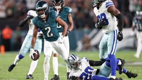 Thrilling Eagles-Cowboys NFL opener hit with severe weather delay