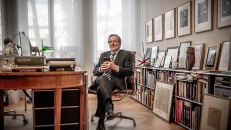 Bundesverfassungsgericht: Schröder gibt Büro-Streit auf