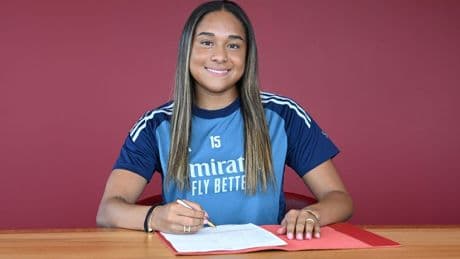 Arsenal verbreekt transferrecord in vrouwenvoetbal voor Canadese Smith