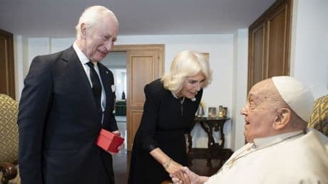 Mort du pape François: le roi Charles III confie sa "profonde tristesse" après cette "perte bouleversante"