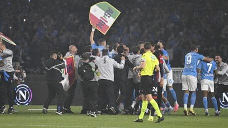 Conte obra el milagro y hace que el Nápoles alcance la cima en Italia