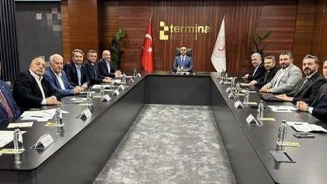 Bakan Kacır, TİM Başkanı Gültepe ve Sanayi Kurulu üyeleri ile görüştü